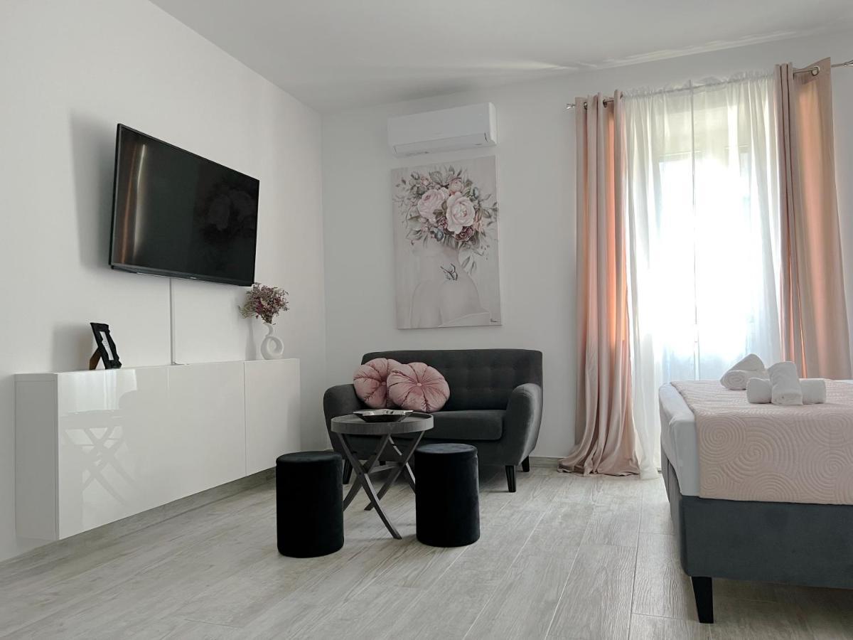Studio Apartman Perla Split Dış mekan fotoğraf